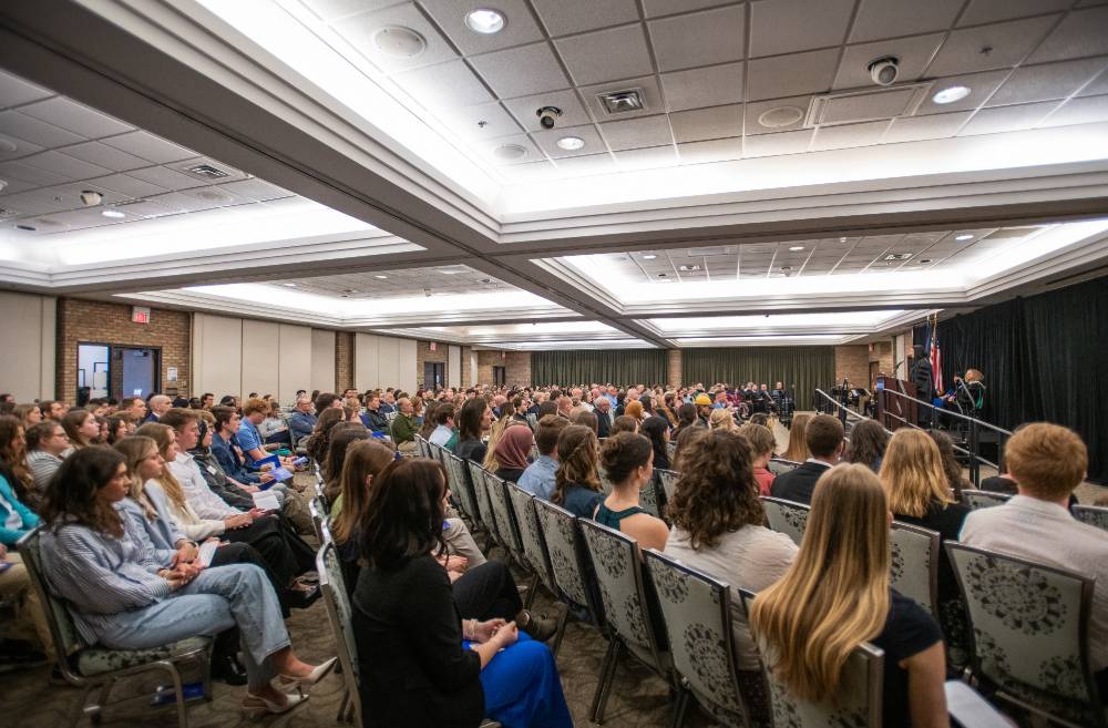 Full audience photo 2